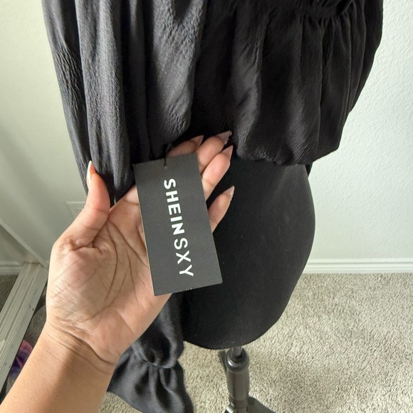 Off shoulder crop top -long sleeve - Picture 4 of 5